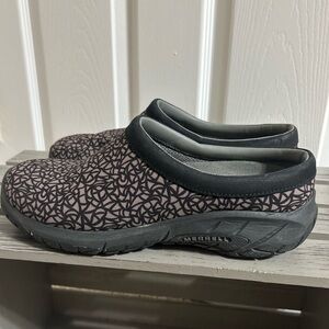 Merrell Women’s Encore Maze Slip On Mule Clogs Size 9